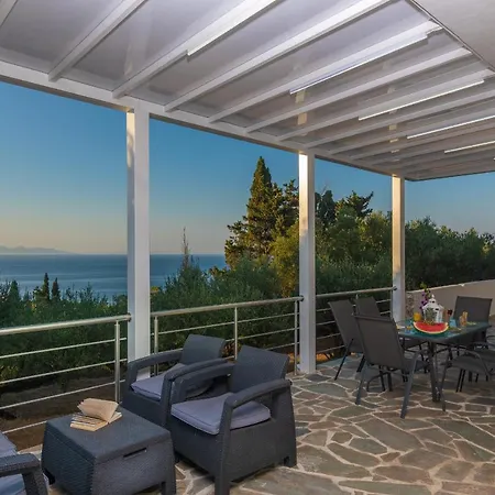 Ammoudi Harmony Villa *
